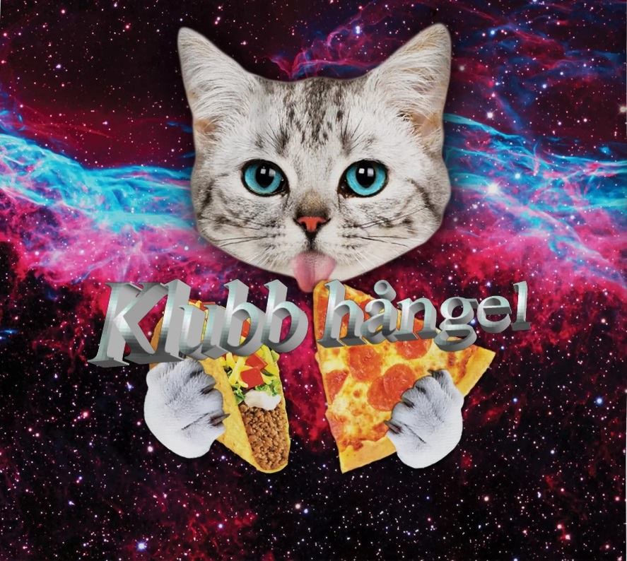 En katt i rymden som äter pizza. Framför syns texten Klubb Hångel i gråa bokstäver